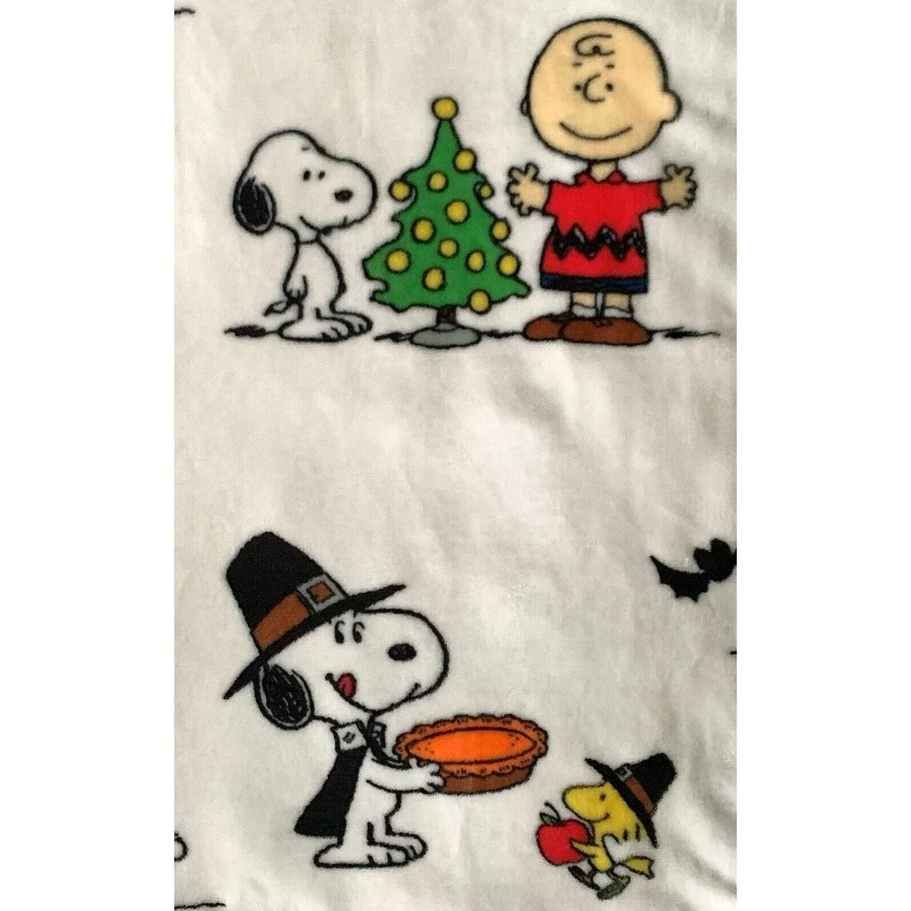 2018 Peanuts Snoopy Halloween Thanksgiving Christmas Fleece Throw Blanket, NWOT